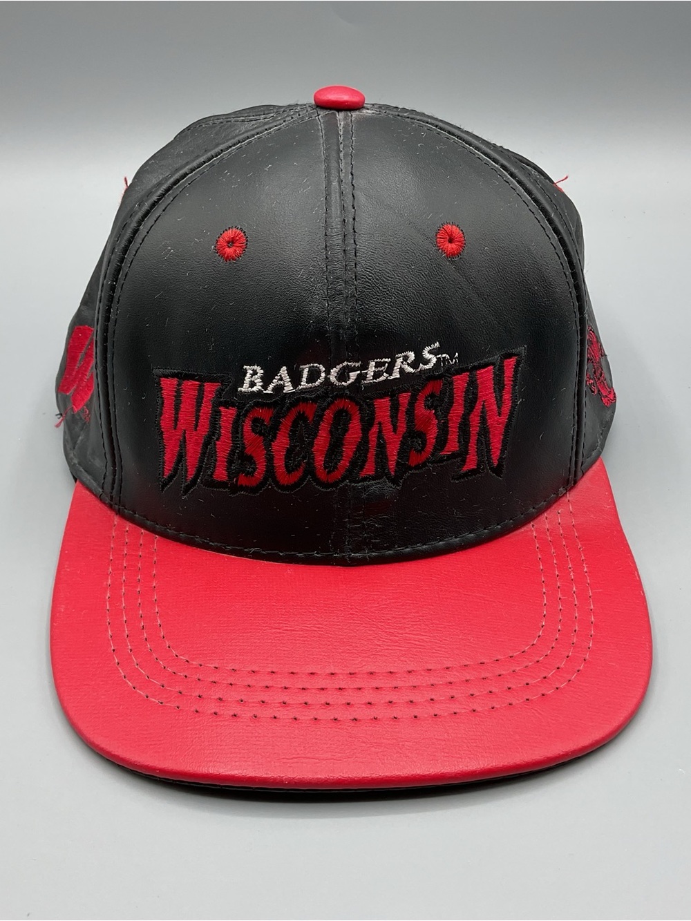 WISCONSIN BADGERS MODERN SPORTSWEAR SNAPBACK ALL LEATHER CAP Made In USA